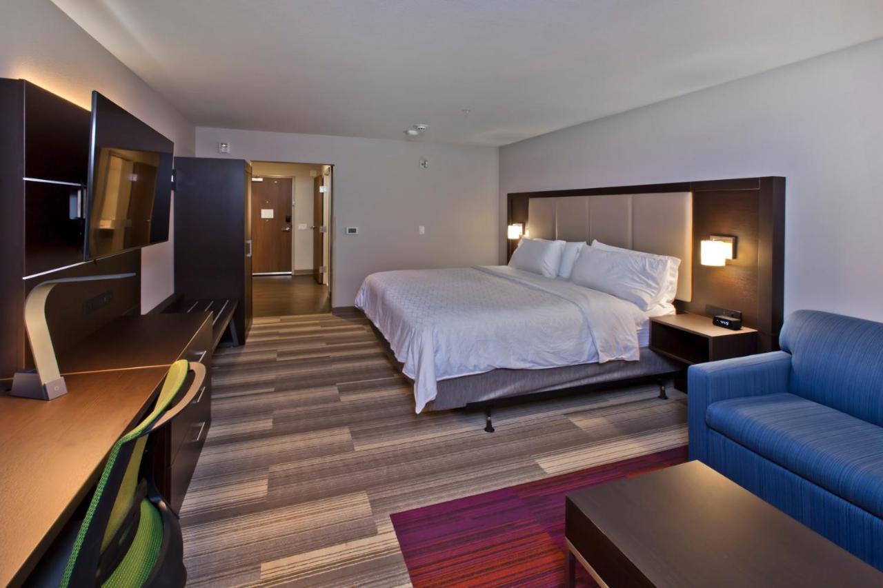 Express & - River, An Ihg 2* Green River