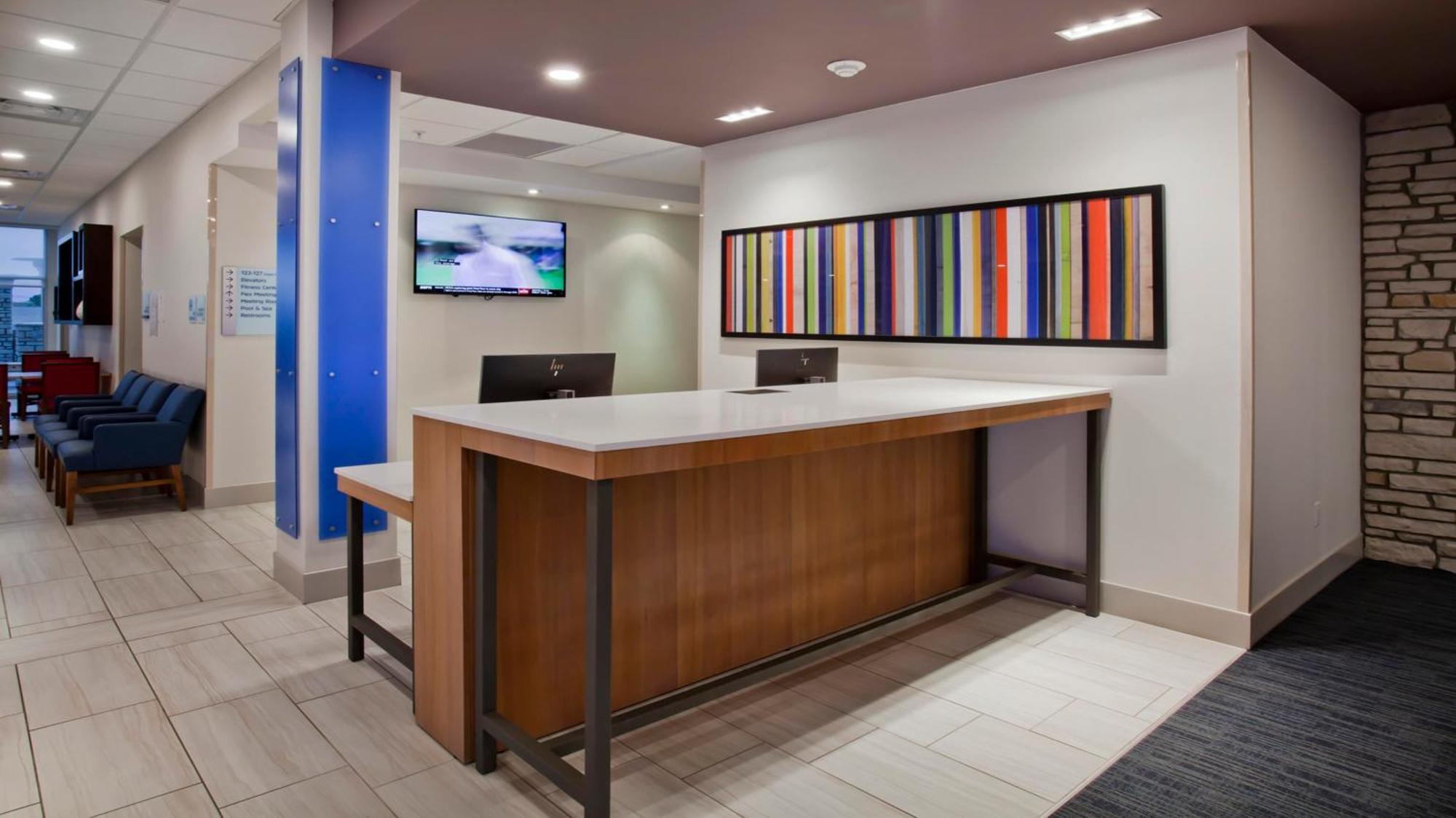 Express & - River, An Ihg