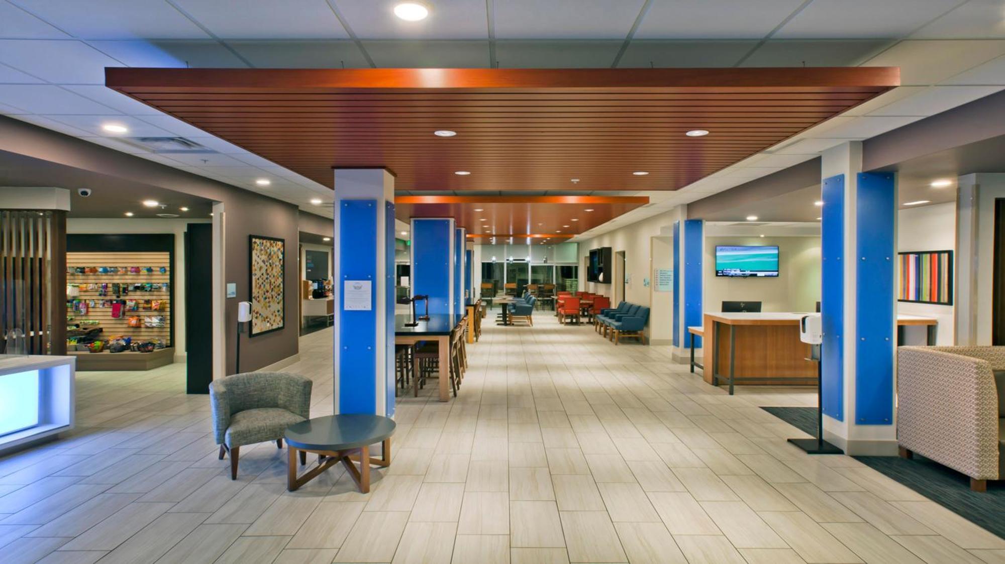 Express & - River, An Ihg 2* Green River