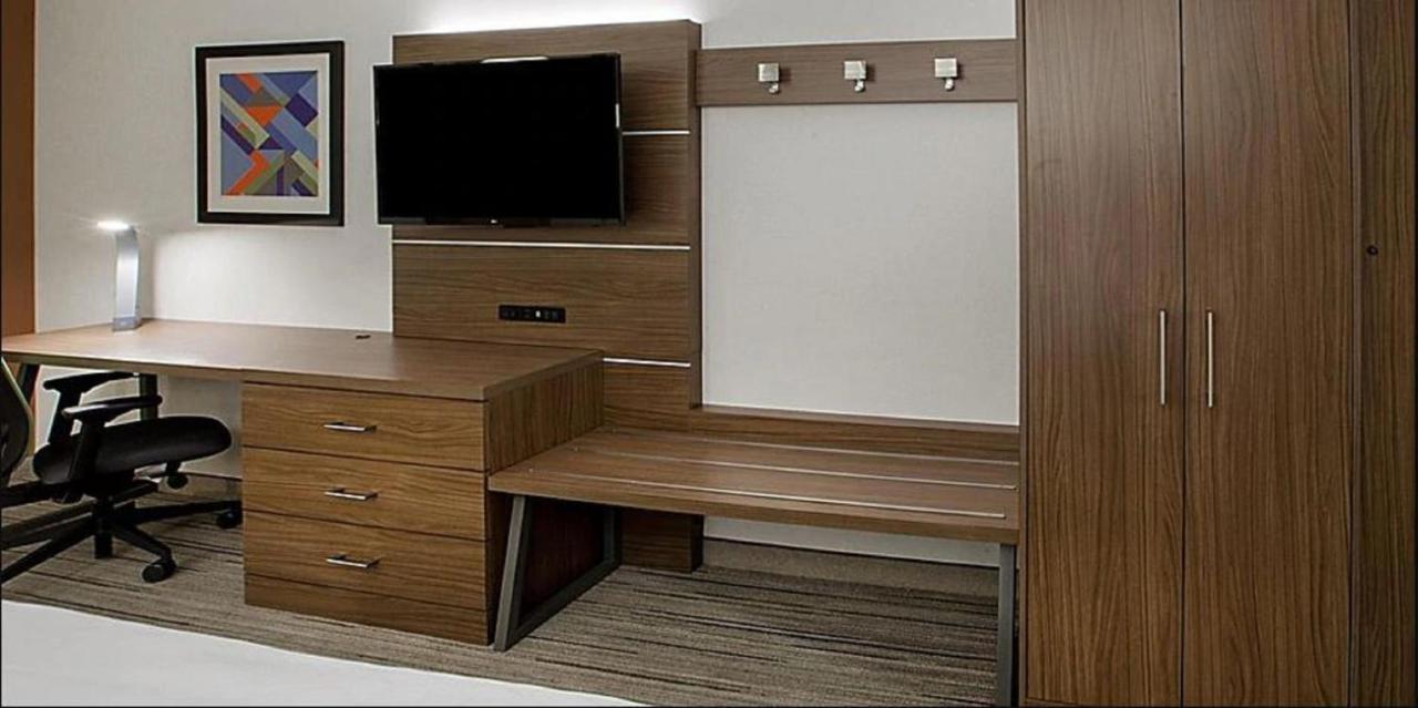 Express & - River, An Ihg Hotel 2*